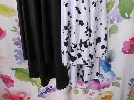 Dívčí kostým - šaty s kapucí cruella deville, 