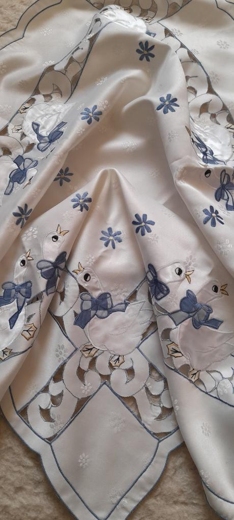 Vyšívaný ubrus velikonoční, 