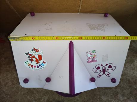 Dvoupatrový dřevěný domeček s nábytkem, 