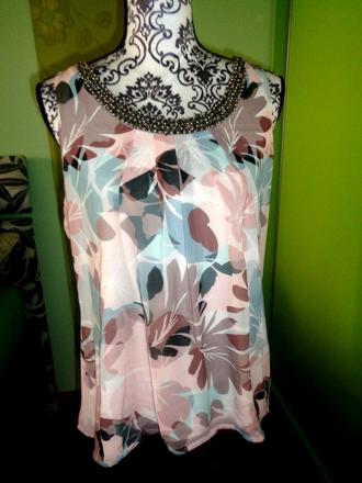 Luxusní top s korálky, 40