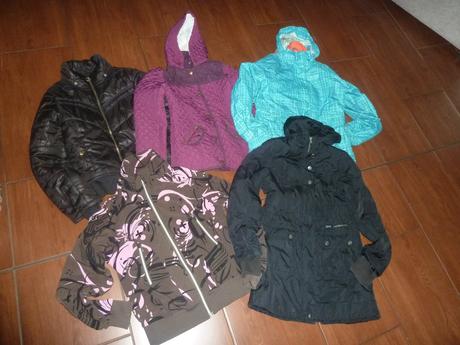 Výprodej - balíky dívčích bund kus 25,-kč, 