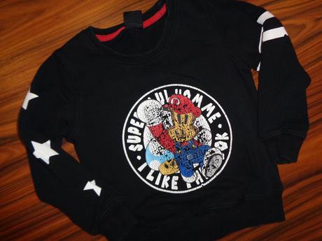 Černá mikina s aplikací, 104