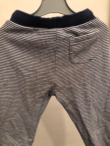 Bílomodré tepláčky s tkaničkou, 92