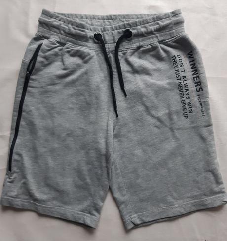 Kraťasy vel. 134, 134