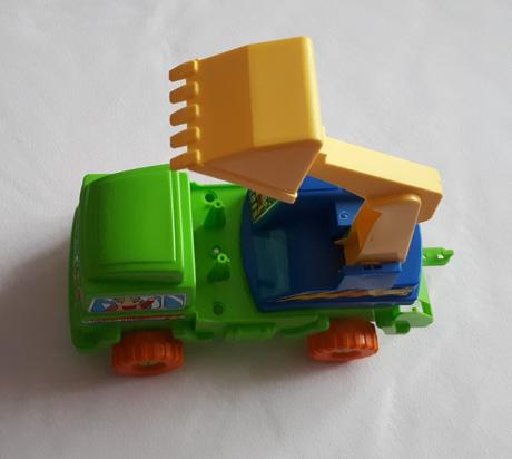 Dětské nákladní auto s lopatou,