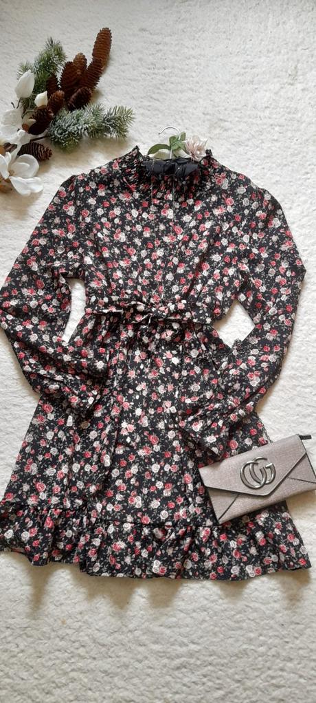 Květované šaty s vázacím páskem, l