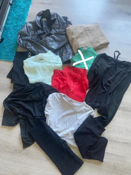 Pěkný set oblečení kalhoty,bunda,body,trika 38/m, m
