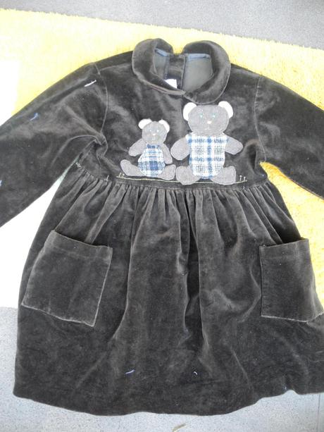 Sametové šaty, 104