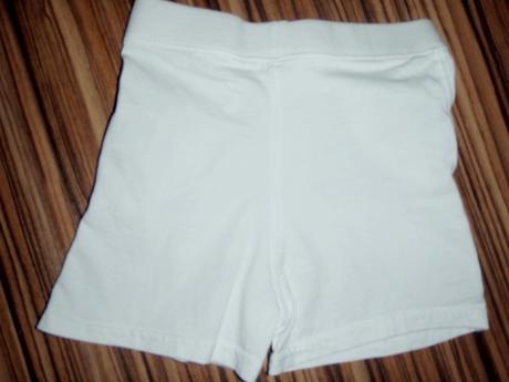Bílé bavlněné kraťásky a vzdušná sukýnka, 86–98