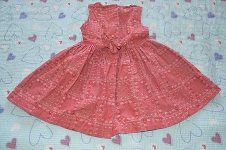 Jemné květované šaty, barva cihlová, 104