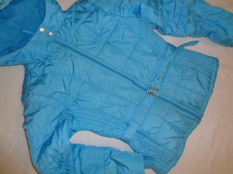 Krásná svítivě tyrkysová prošívaná bunda s páskem, staccato,152