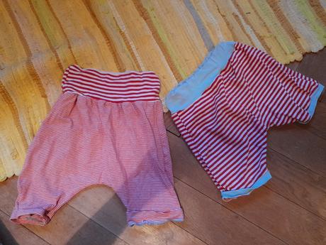 2x kraťasy na holčičku červené pruhované, 80