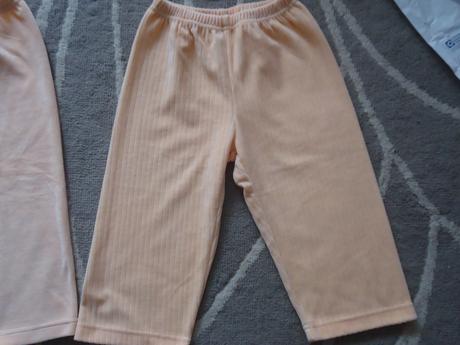 2 kalhoty od pyžama, 92