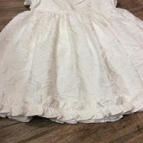 Slavnostní šaty se vzorem a mašlí, 86