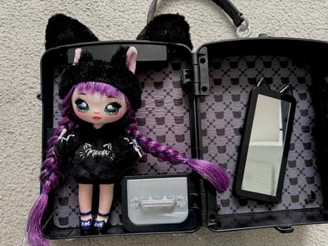 Na na na surprise čený batoh s panenkou, 