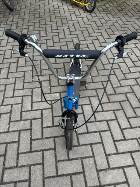 Koloběžka arcore twelvemax, 
