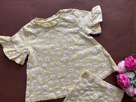 Letní žlutý komplet s květinami- v.2/3 roky, 98