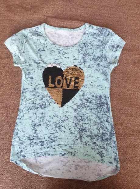 Prodloužené tričko s flitrovým obrázkem vel. 134, 134