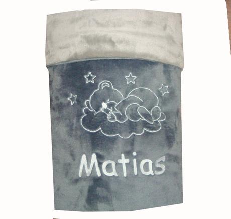 Dvojvrstvá deka s výšivkou na přání - více barev,