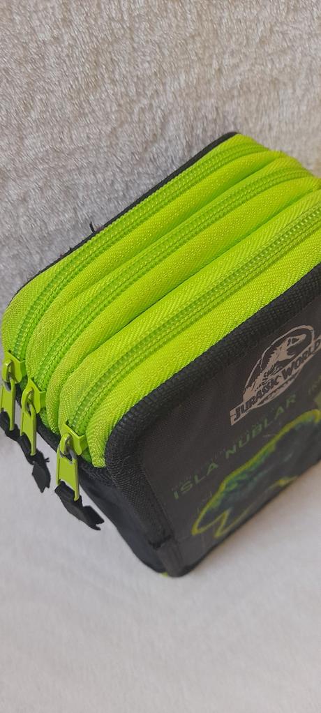 Karton p+p školní penál třípatrový jurassic world,