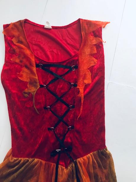 Ob/ kostým dámský - v.cca m, 