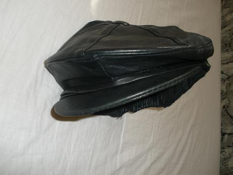 Kožená kšiltovka, 158