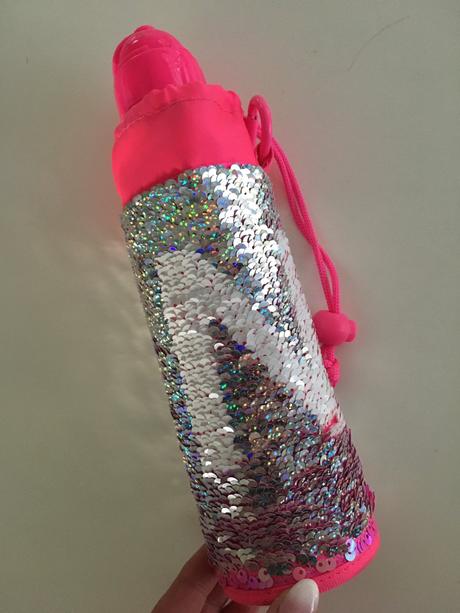 Láhev s obalem justice,