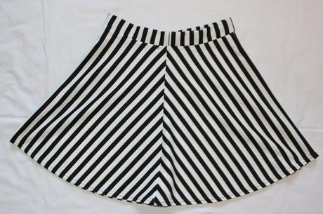 Ad29. teplejší pruhovaná sukně 12-13 let, 158