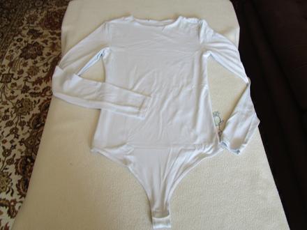 Pěkné bílé elast. body, vel. s, jako nové, s