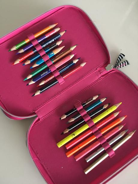 Školní pouzdra/penály s vybavením, 