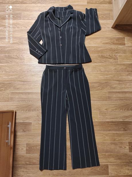 Dámský kostým, 44