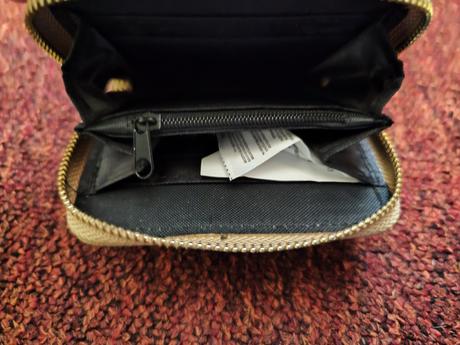 Béžová peněženka, 