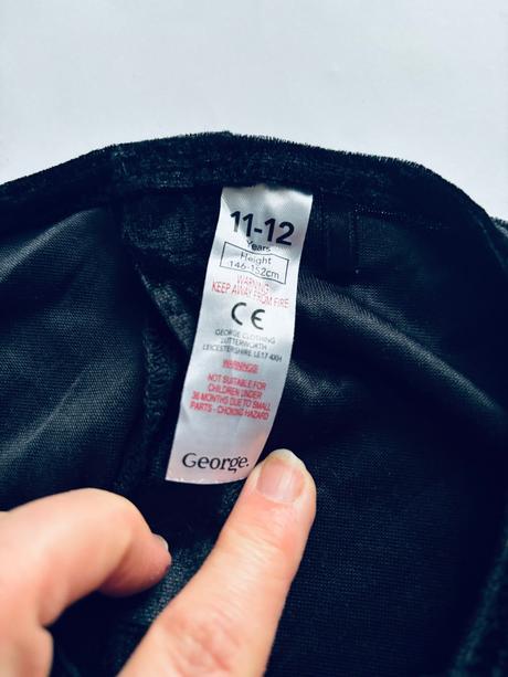 An24/ kostým kočička semišová - v.11/12 let, 