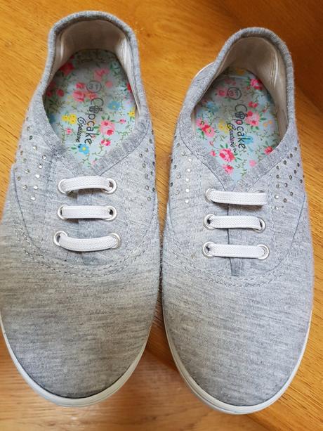 Látkové tenisky, 31