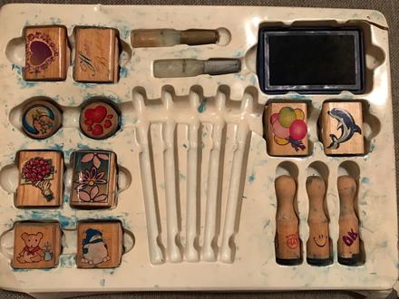 Razítka narozeniny, 