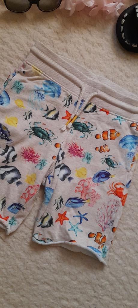 Pestré teplákové kraťasy mořský svět, h&m,140