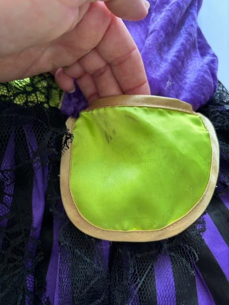 St4/ kostym oboustranný  čarodějka- v. 4/6 let, 