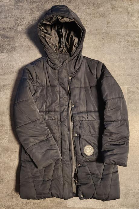 Kabát černý vel. 146, reserved,146