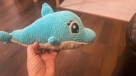 Háčkovaný delfin,