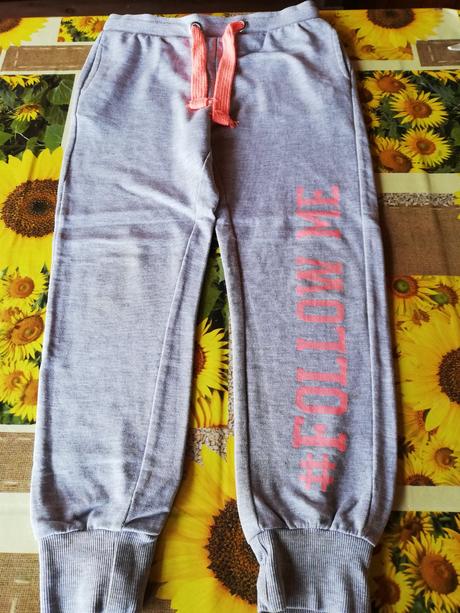 Tepláky dívčí s nápisem, vel. 134., 134