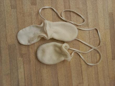 Miminkovské rukavice,