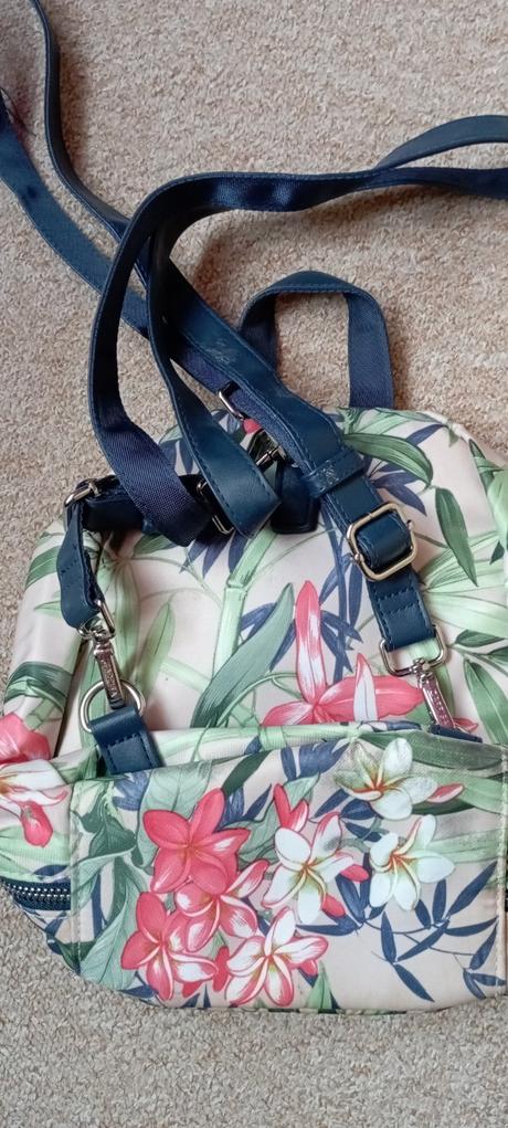 Batůžek zn."carpisa", carpisa