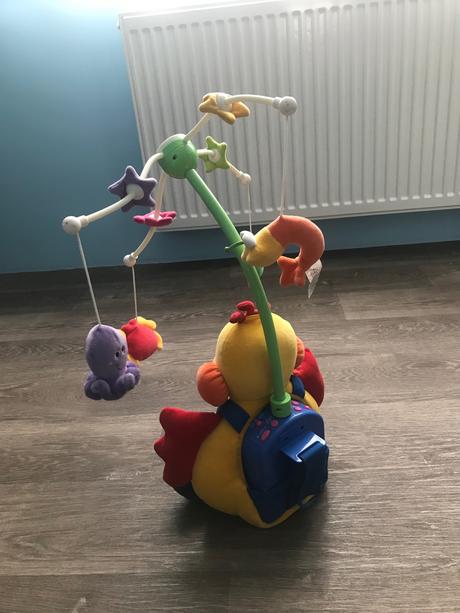 Kolotoč nad postýlku, 