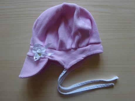 Růžová čepice s bílou kytičkou, vel. 86, 86