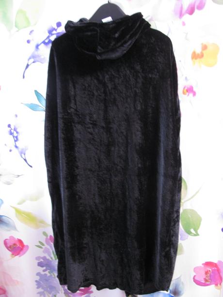 Karnevalový černý plášť s kapucí-upír, kouzelník,