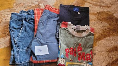 Pláťáky, rifle a 2 x triko, 86–98