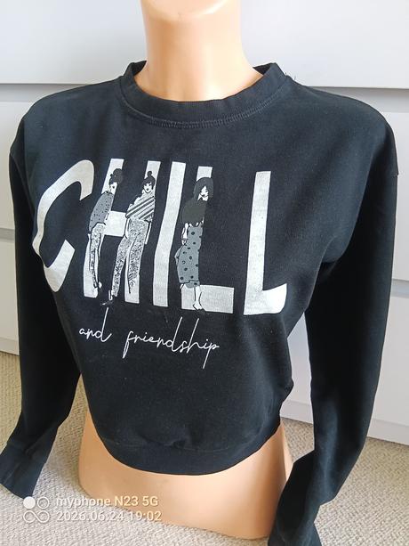 Crop top mikina zn."destination" vel."146-152", 146