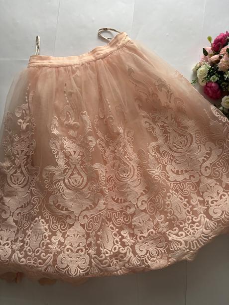 Ob/sukně sukně společenská vyšívaná - v.9/10 let, 140