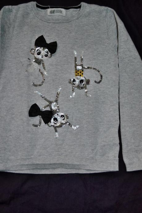 Dívčí svetr h&m s opičkami tenký v.110/116, h&m,110