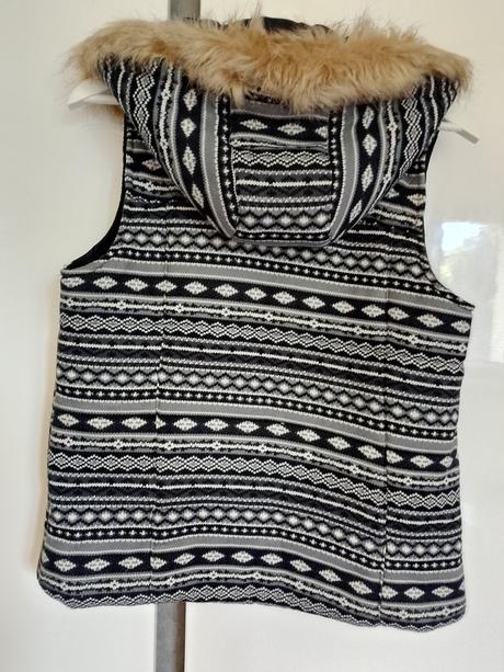 Stylová jarní vesta s kožíškem, m